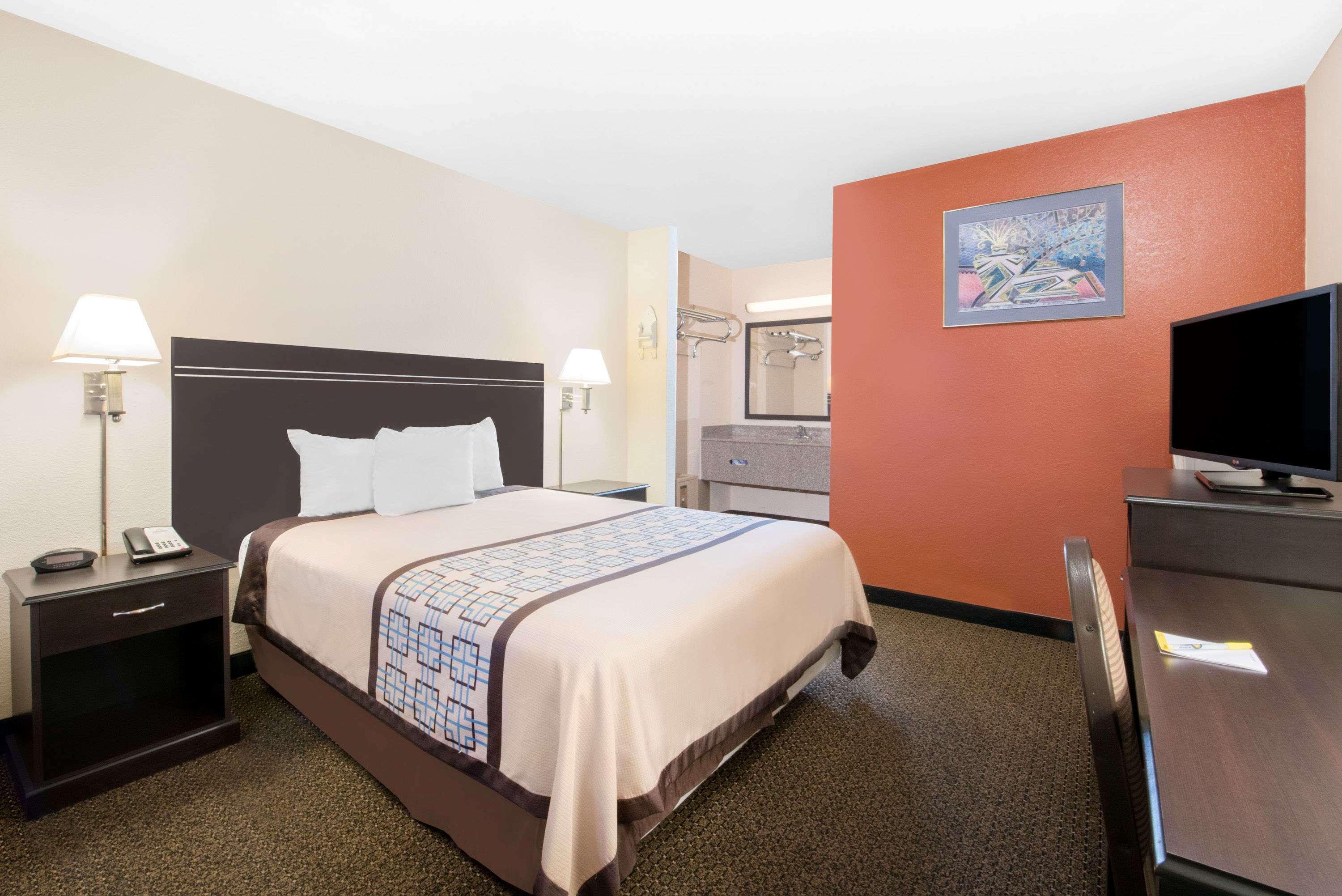 Days Inn By Wyndham Hobbs Kültér fotó